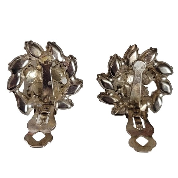 Silver Tone Clear Rhinestone Cluster Prong Set Clip-On Earrings E05 - Picture 5 of 8